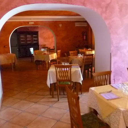Hotel Domus 4*
